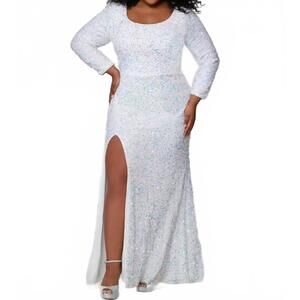 NEW JOHNATHAN KAYNE fitted sequin evening dress in pearlescent / white